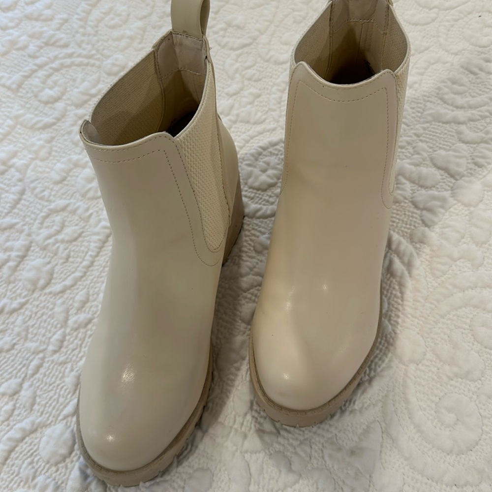 Mia ivory boots. Like new. Worn once.